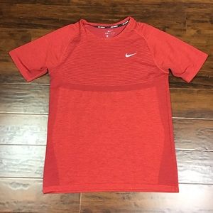 Men’s Nike knit running shirt